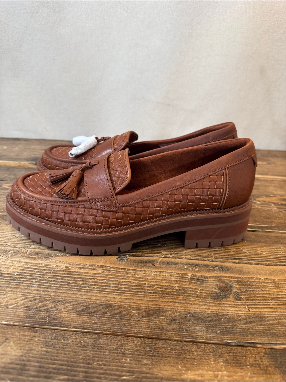 NWT Tom’s Cara Women’s Brown Woven Tassel Loafers